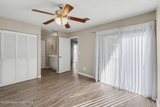 Building Photo - 1021 Abada Ct NE