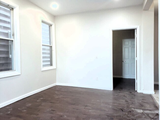 Building Photo - 222 Wilkinson Ave