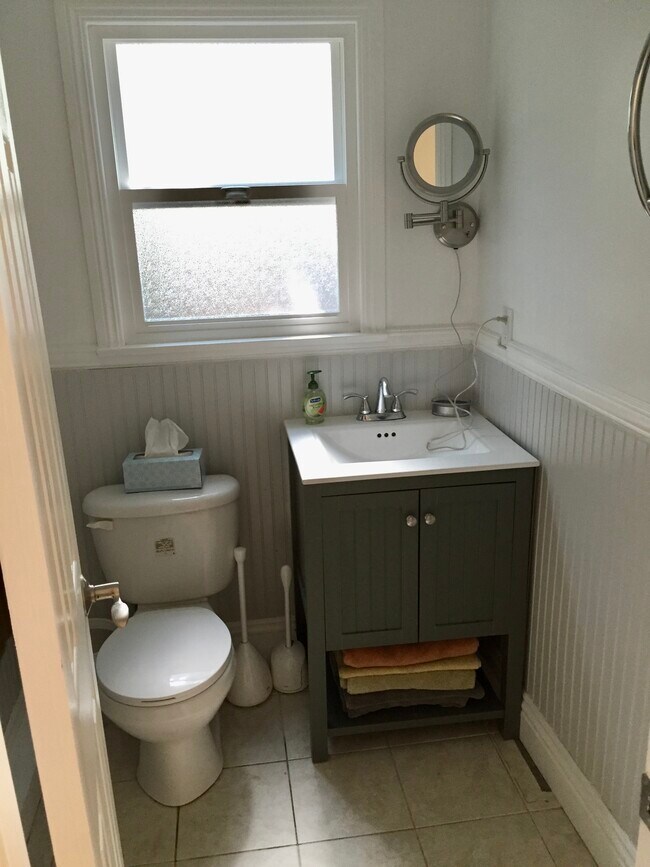 Bathroom - 7506 Hampton Ave