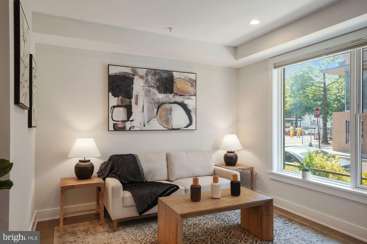 Building Photo - 703 Newton Pl NW