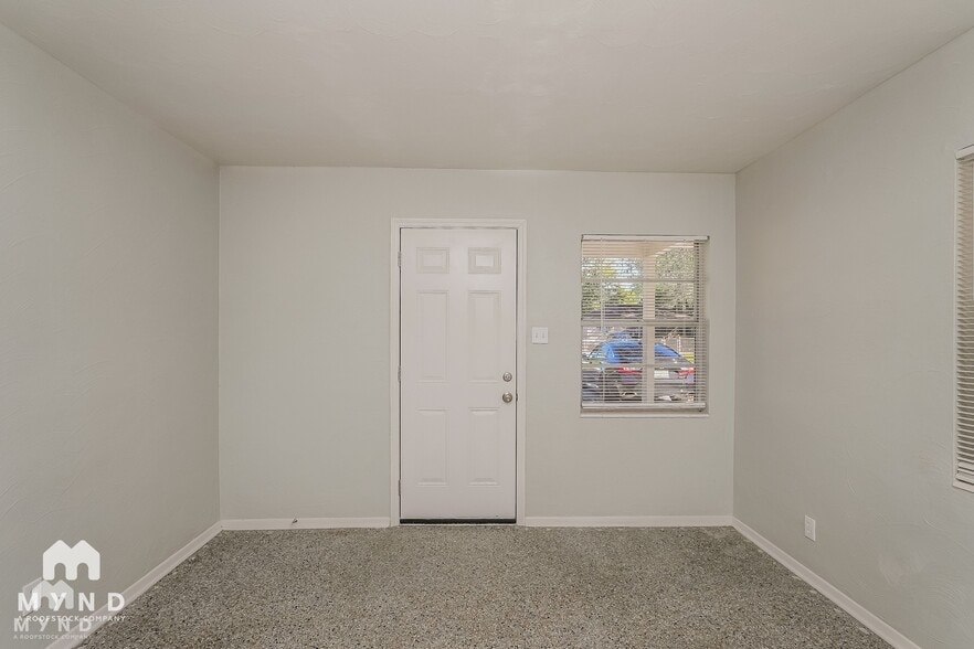 Building Photo - 1505 E Genesee St