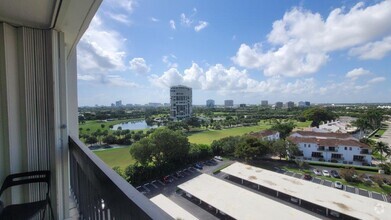 Building Photo - 2000 Presidential Way