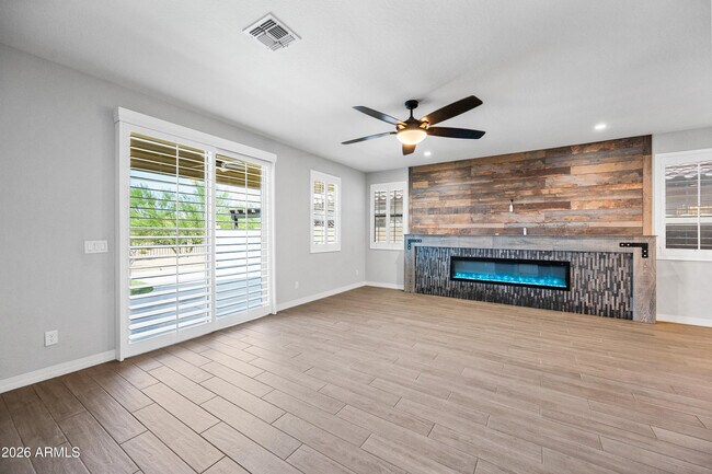 Building Photo - 18436 W Carlota Ln