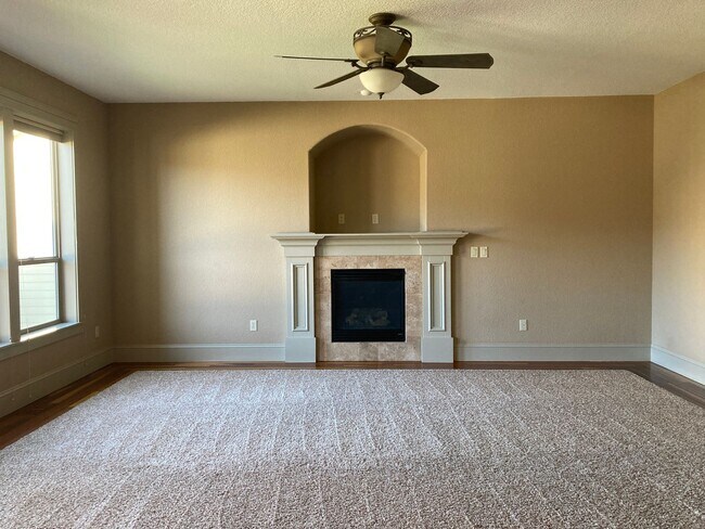 Building Photo - West Meadows Estate 2-Story Home in Salem