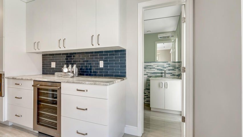 Building Photo - 831 Dover St