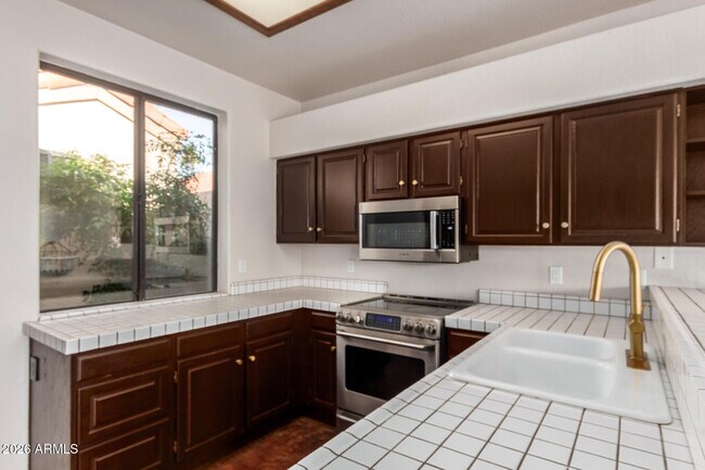 Building Photo - 10113 N 103rd St