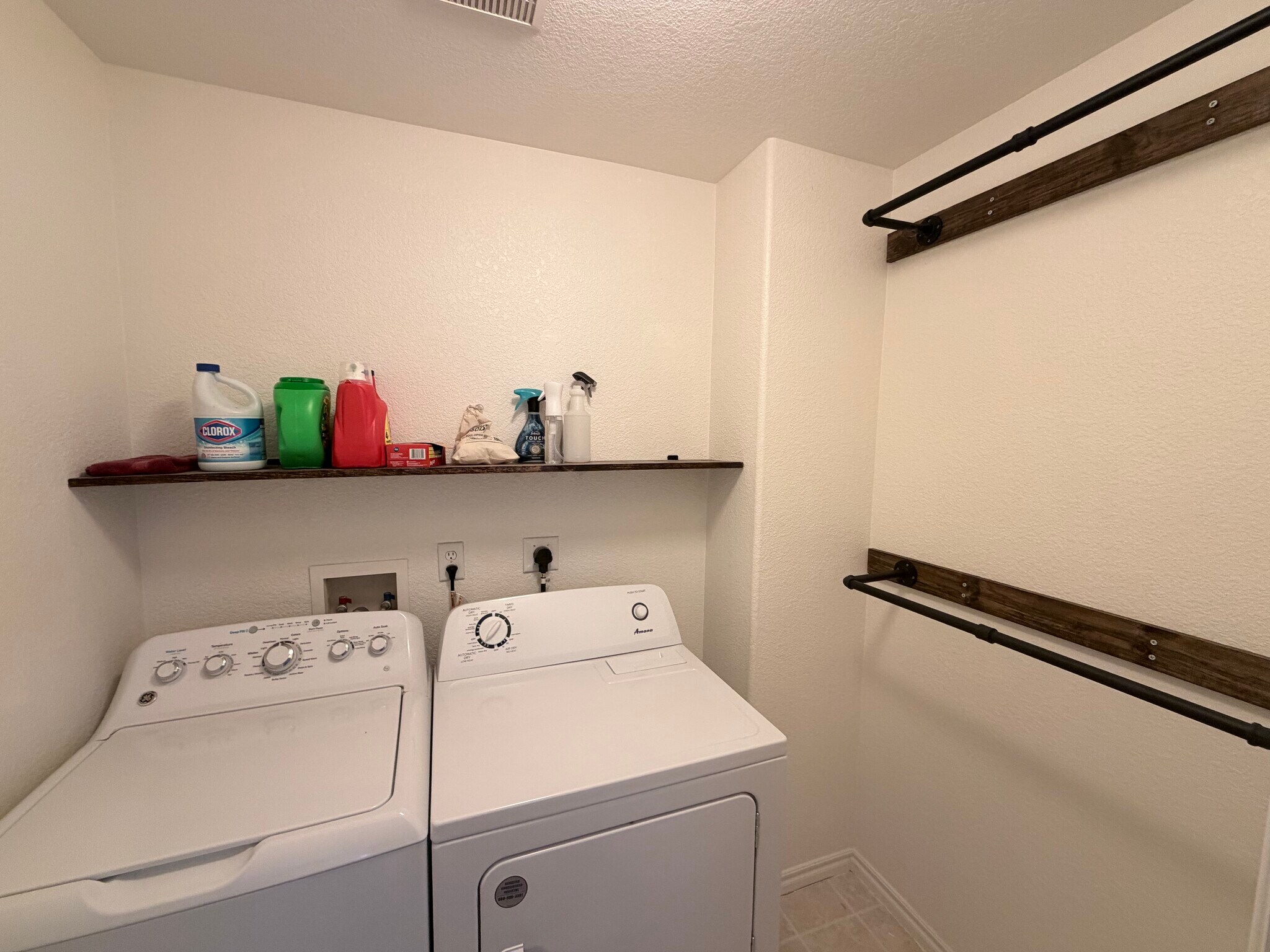 Building Photo - 3000 E 112th Ave