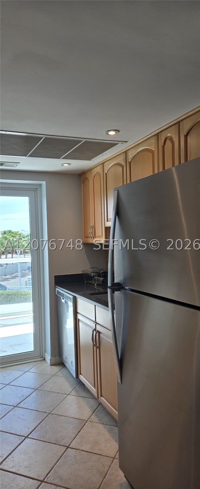 Building Photo - 2715 N Ocean Blvd
