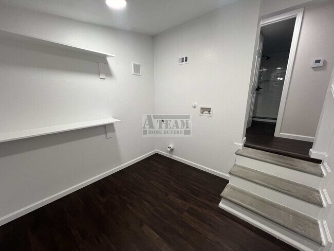 Building Photo - Beautiful Remodeled 3 Bed 1.5 Bath