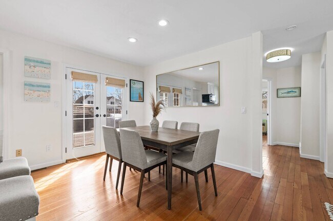 Building Photo - 7 Whiting Rd