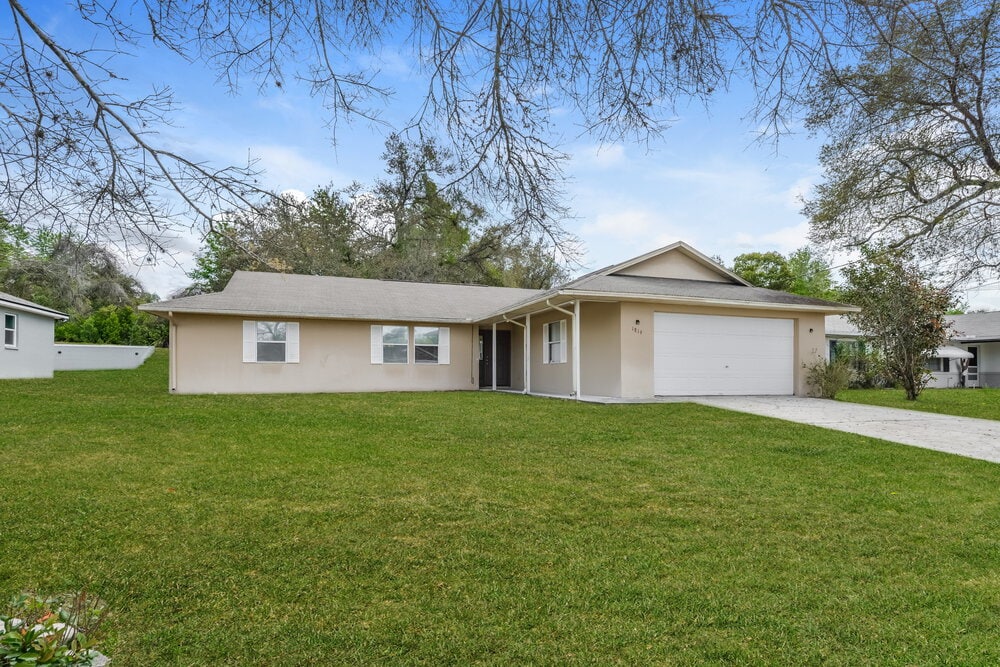 Building Photo - 1819 E Glancy Dr
