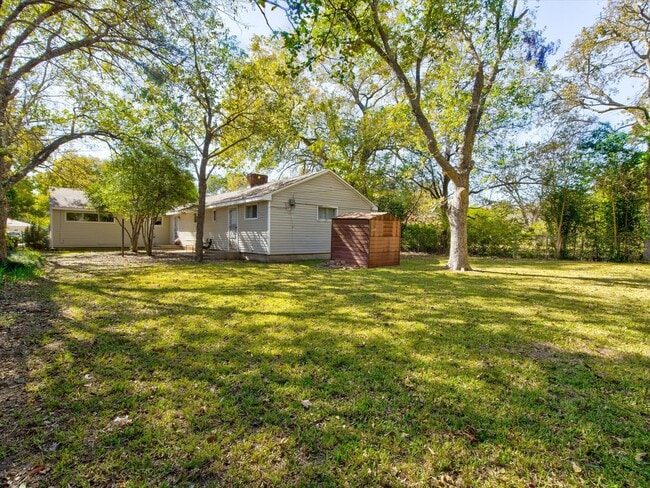 Building Photo - 3524 Corto Ave