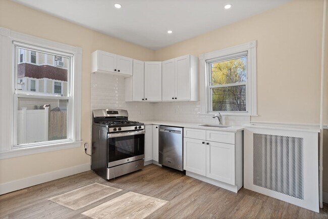 Building Photo - 327 Ashmont St