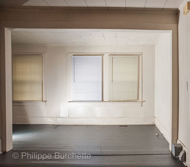 Building Photo - Affordable cozy 2 bedroom, 1-bathroom hous...