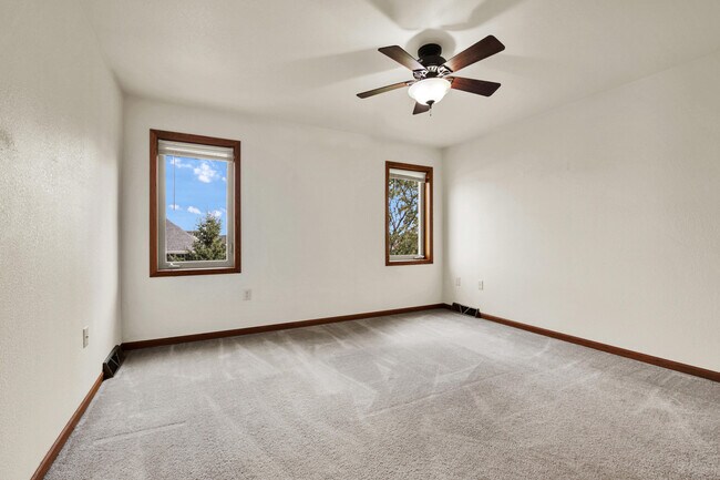 Building Photo - 407 Century Oak Dr