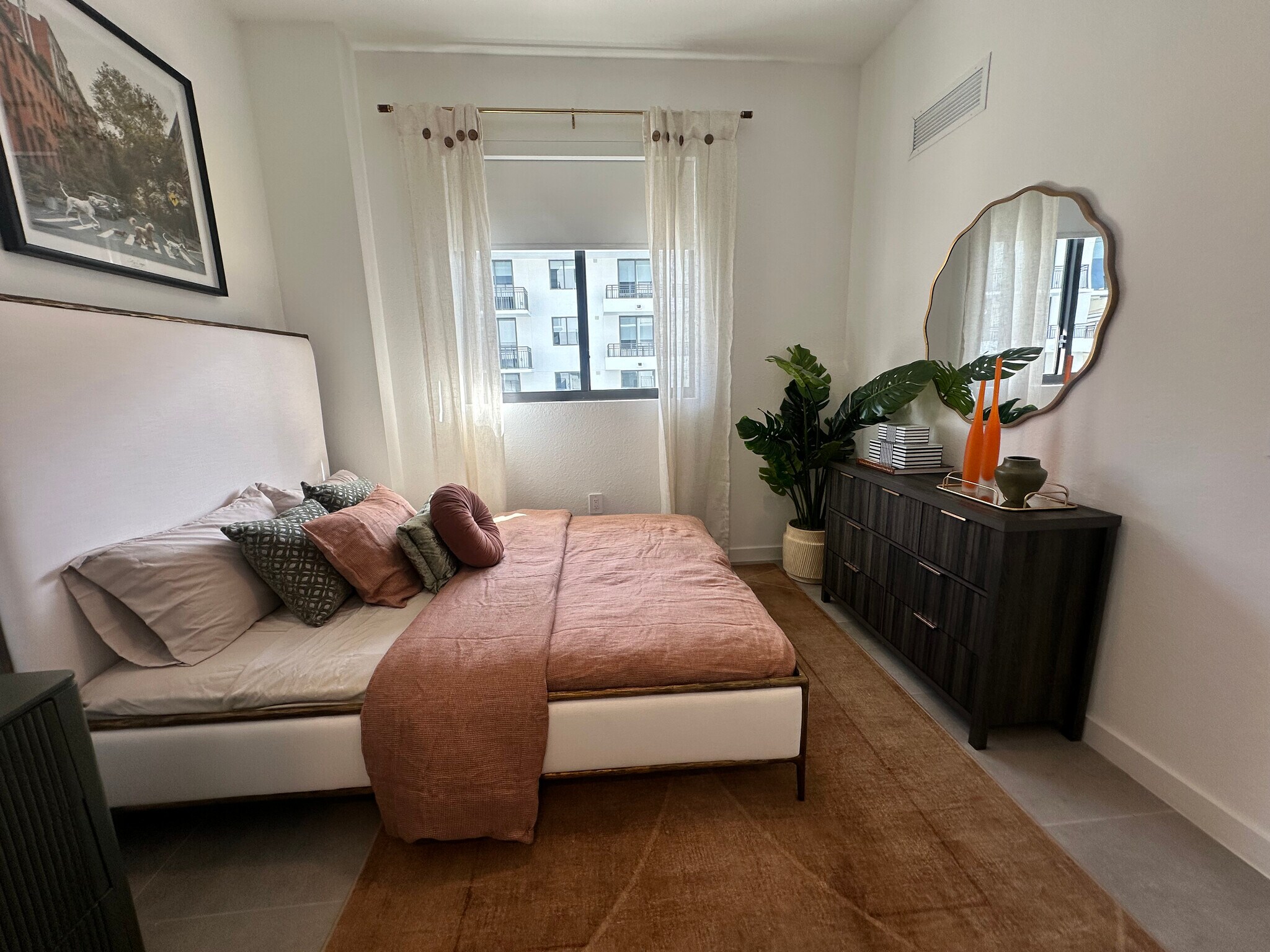 Building Photo - 1919 Washington St