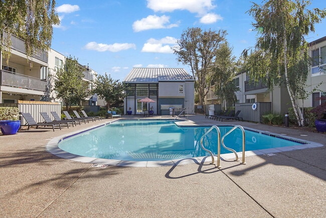 Primary Photo - The Rexford