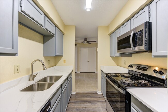 Building Photo - 6606 De Moss Dr