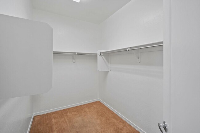 Building Photo - Stylish 4-Bedroom Rental in Rancho Sahuari...