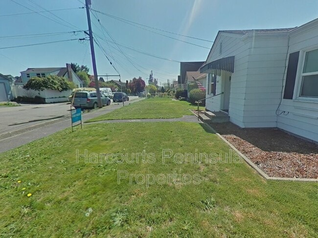 Building Photo - 1011 N Rainier Ave