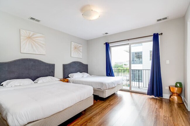 Building Photo - 870 N Orleans St