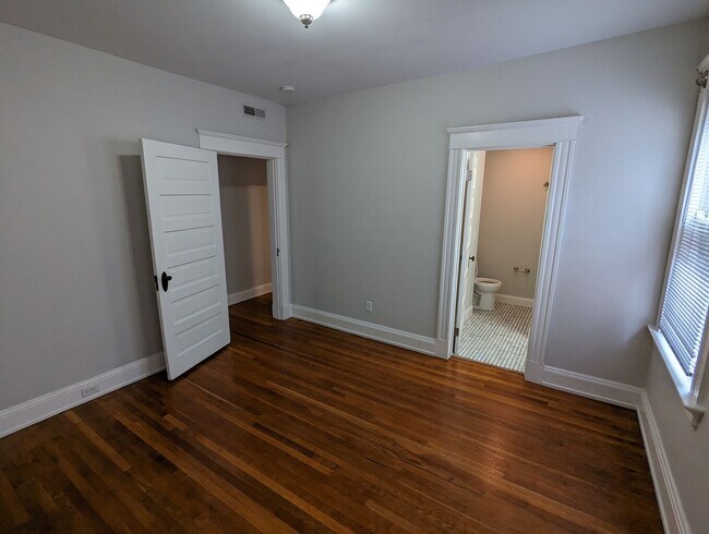 Building Photo - 2153 Slane Ave