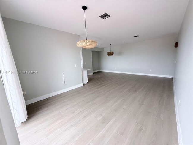 Building Photo - 49 Majorca Ave