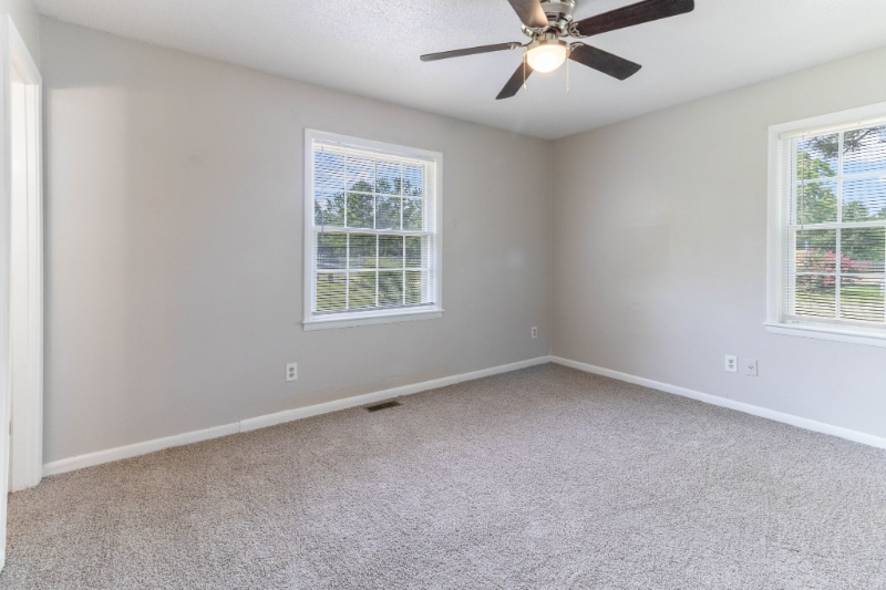 Building Photo - 6118 Lexington Dr