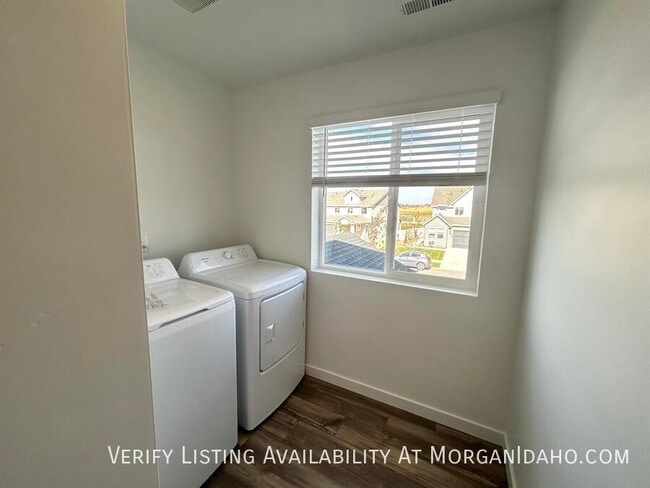 Building Photo - 8205 W Grey Alder Dr