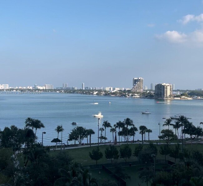 Building Photo - 1900 N Bayshore Dr