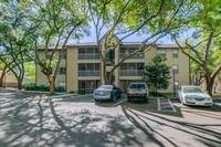 Building Photo - Spacious 2bed/2bath Condo For Rent at The ...