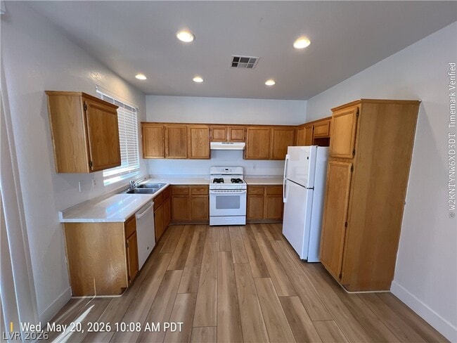 Building Photo - 8027 Sapphire Cove Ave
