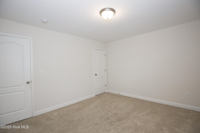Building Photo - 1170 Camellia Dr