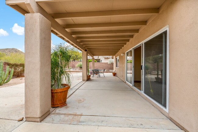 Building Photo - Saguaro Ridge