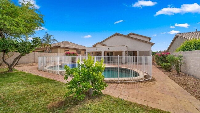 Building Photo - 7798 E Buteo Dr