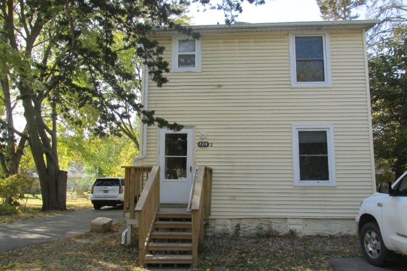 Primary Photo - 404 Wood St N