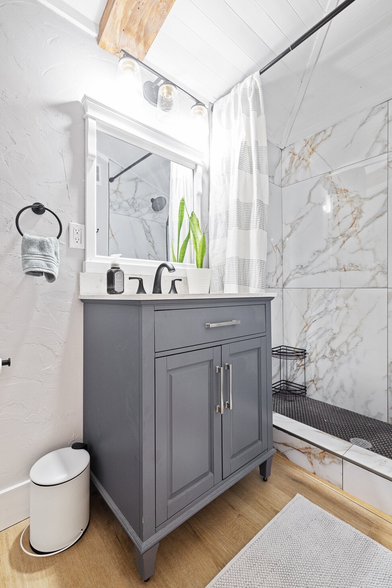 Building Photo - 511 41st Ave S