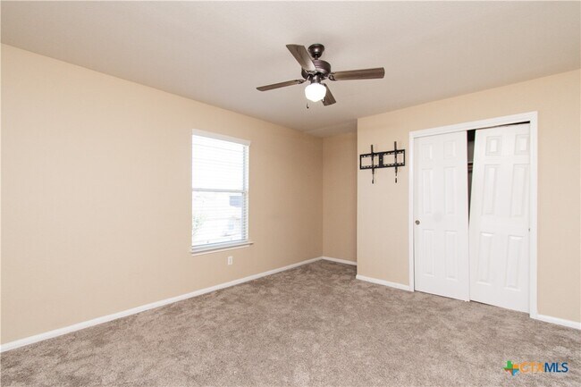 Building Photo - 413 E Orion Dr