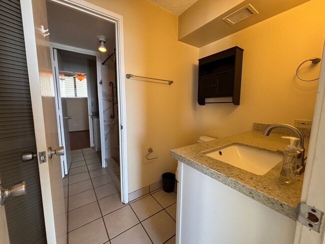 Building Photo - 1676 Ala Moana Blvd