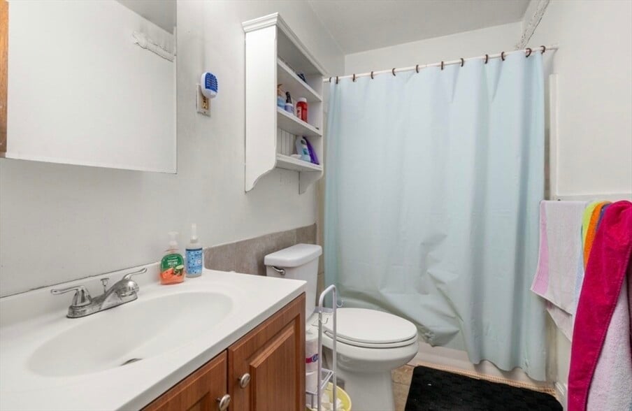 Building Photo - 2 Colliston Rd