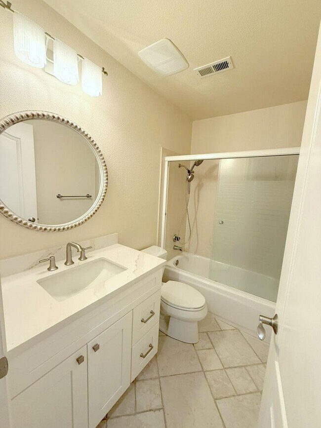 Building Photo - Newly updated Danville Greenbrook South Ar...