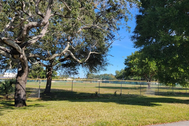 Building Photo - 1352 Westover St