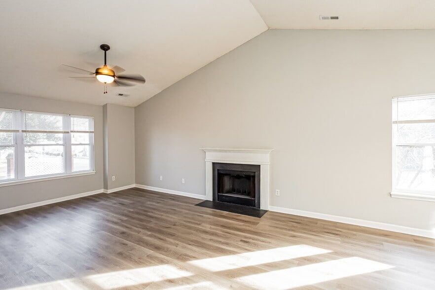 Building Photo - 9101 Merlot Ln