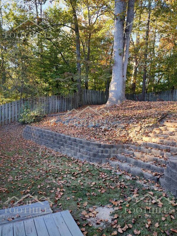 Building Photo - 505 Woodland Cir