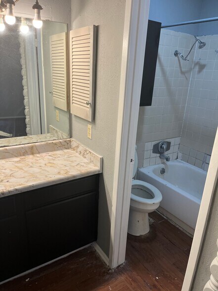 Building Photo - 12315 Constitution St