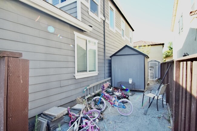 Building Photo - 2795 Ortiz Pl
