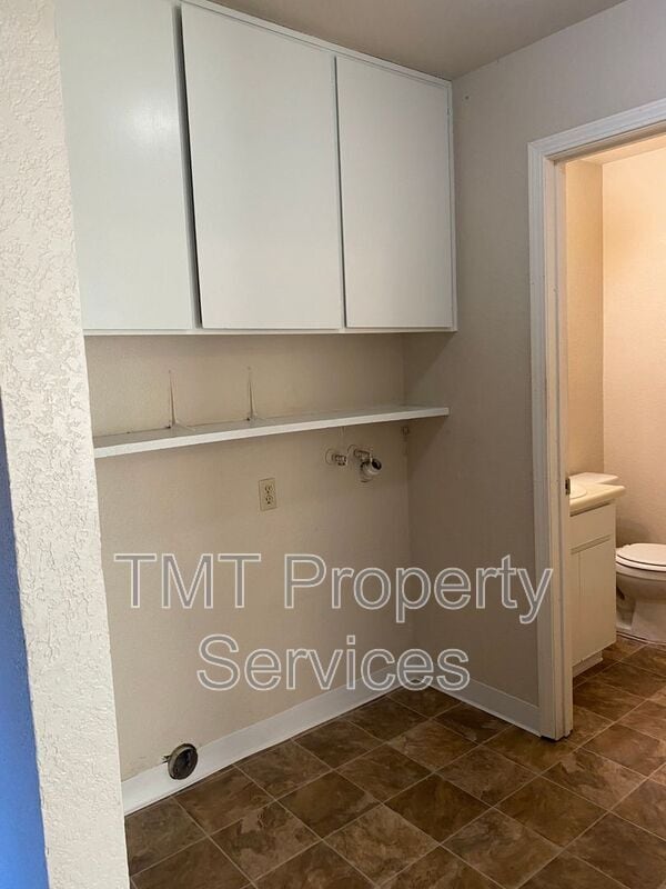 Building Photo - 228 McFarland St