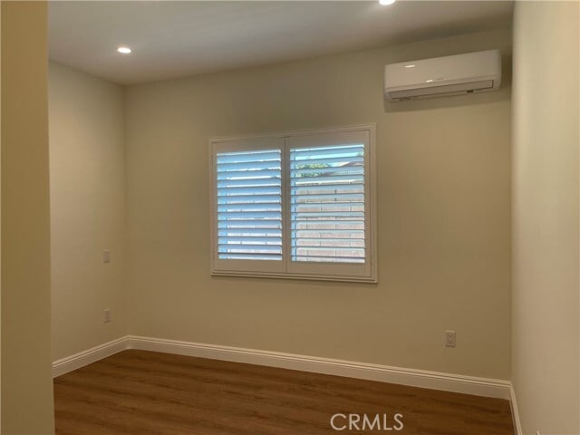 Building Photo - 9546 E Live Oak Ave