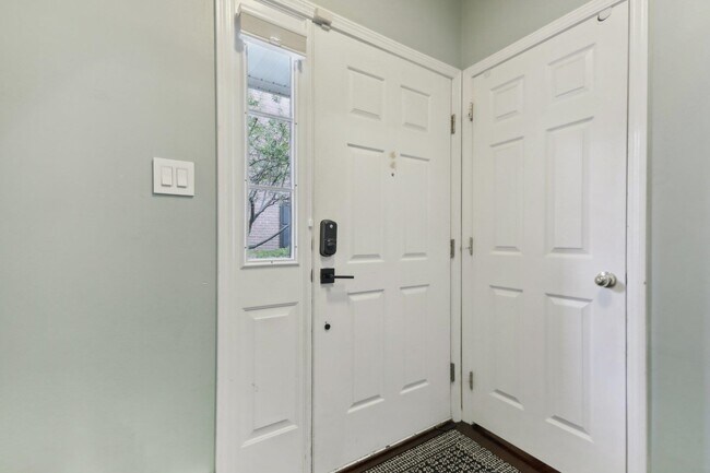 Building Photo - 80 Lydia Dr