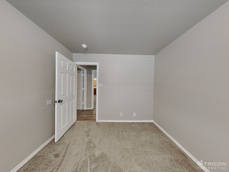 Building Photo - 1719 Joy Spring